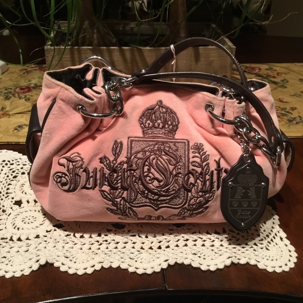 Women’s pink Juicy Couture handbag